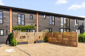 2 The Old Dairy, Tharbies Farm