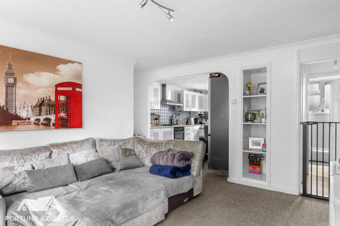 11 Adingtons, Halling Hill