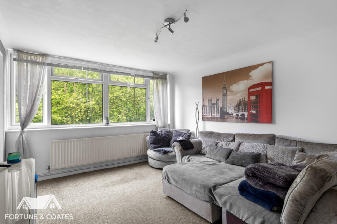 11 Adingtons, Halling Hill