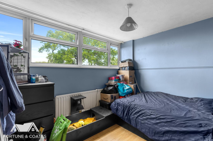 11 Adingtons, Halling Hill