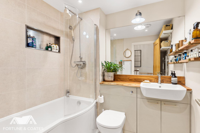 2 The Old Dairy, Tharbies Farm