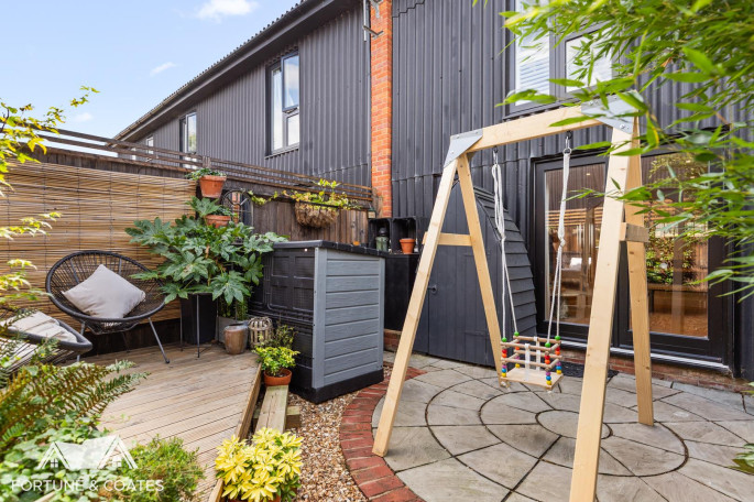 2 The Old Dairy, Tharbies Farm