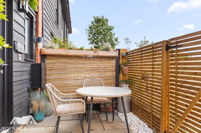 2 The Old Dairy, Tharbies Farm