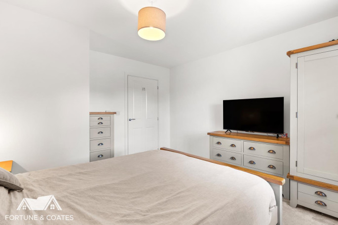 6, Orchard House Isabel Drive