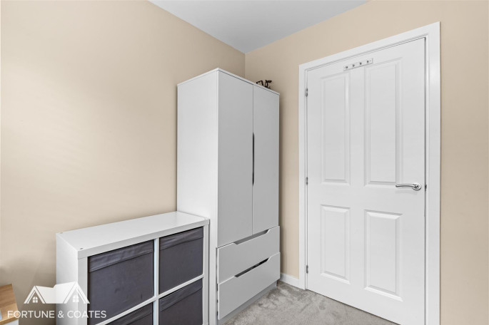 6, Orchard House Isabel Drive