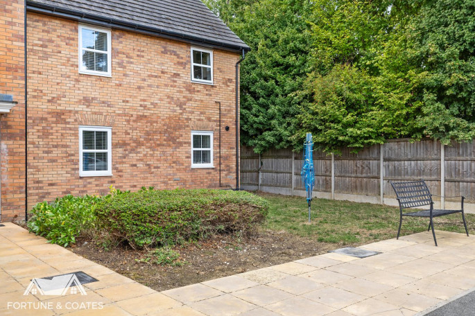 6, Orchard House Isabel Drive