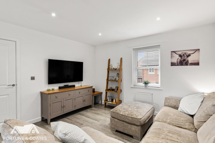 6, Orchard House Isabel Drive