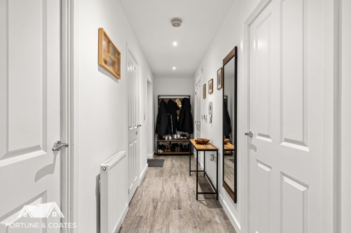 6, Orchard House Isabel Drive