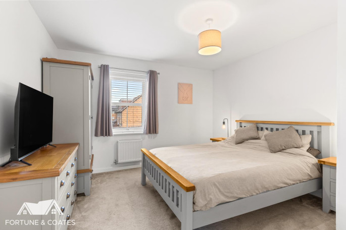 6, Orchard House Isabel Drive