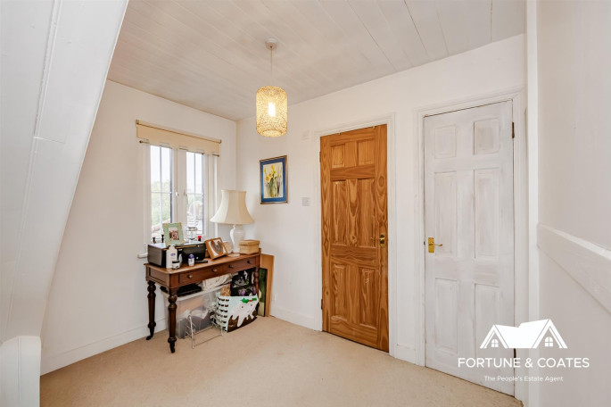 6 Rose Cottages Mill Street