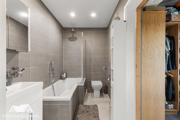 16 Great Auger Street