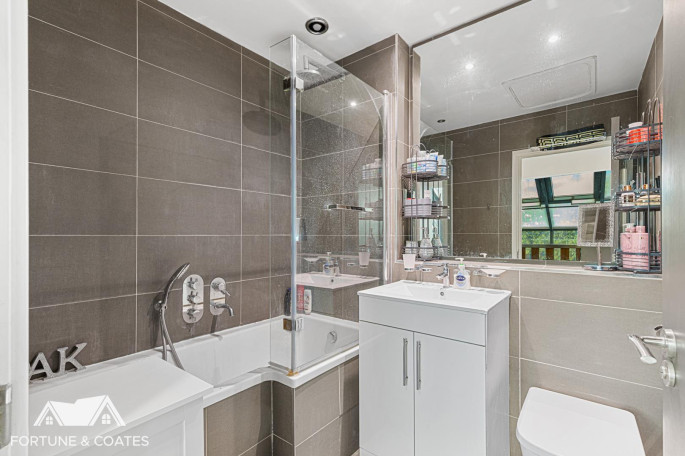 16 Great Auger Street