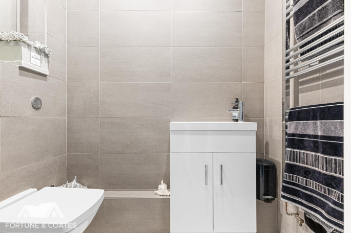 16 Great Auger Street