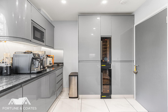 16 Great Auger Street