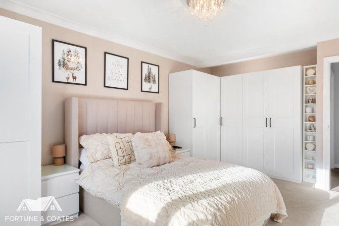 15 Hawthorns Riddings Lane