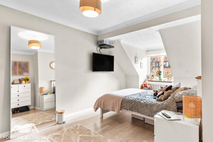 15 Hawthorns Riddings Lane