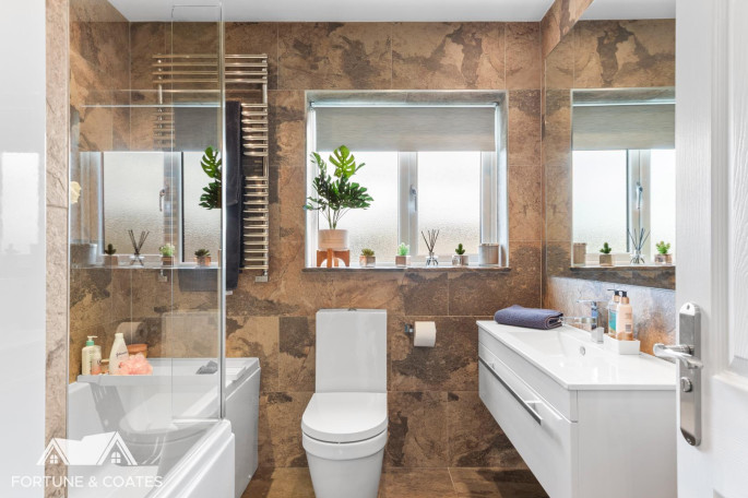 15 Hawthorns Riddings Lane