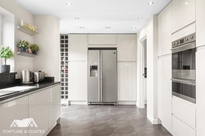 15 Hawthorns Riddings Lane