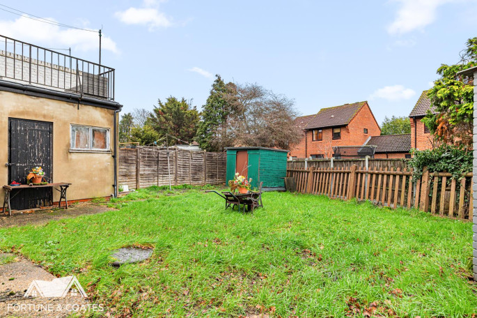 118 Finchingfield Avenue