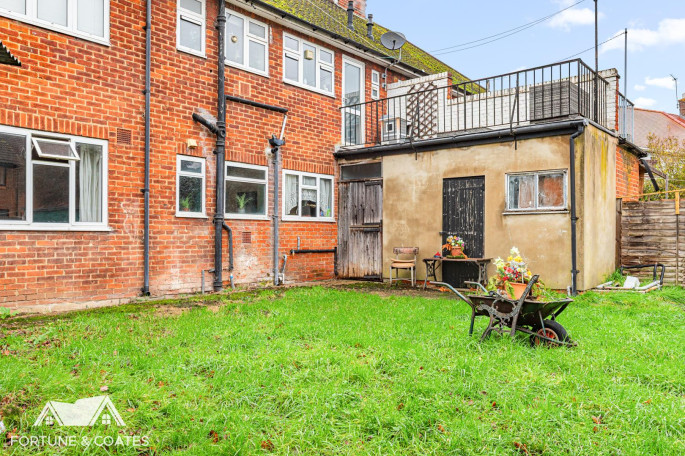 118 Finchingfield Avenue