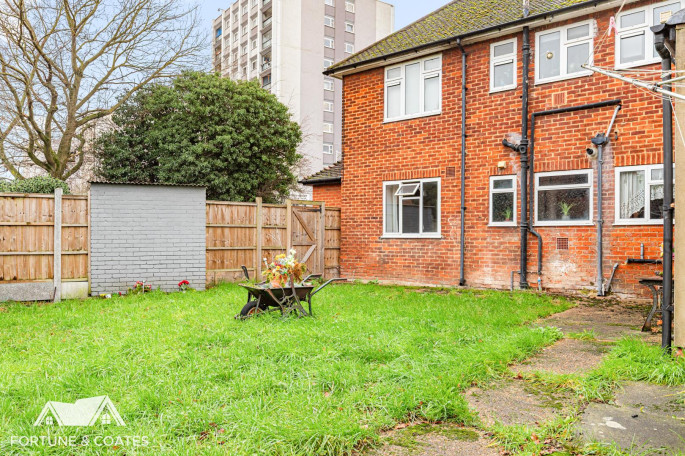 118 Finchingfield Avenue