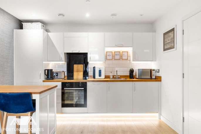 Flat 99, Edinburgh House Edinburgh Gate