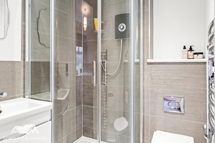 6 Hazelwood Park Hastingwood Road