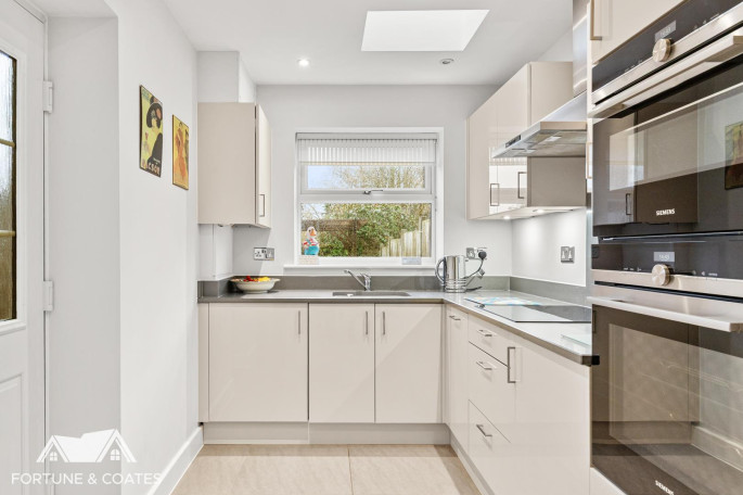 6 Hazelwood Park Hastingwood Road